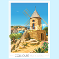 Affiche Collioure Moulin de la Cortina — illustration originale dessinée à la main par Marie Troff, Foliove. Moulin en pierre du XVIIe siècle, oliviers et vue sur le port catalan.