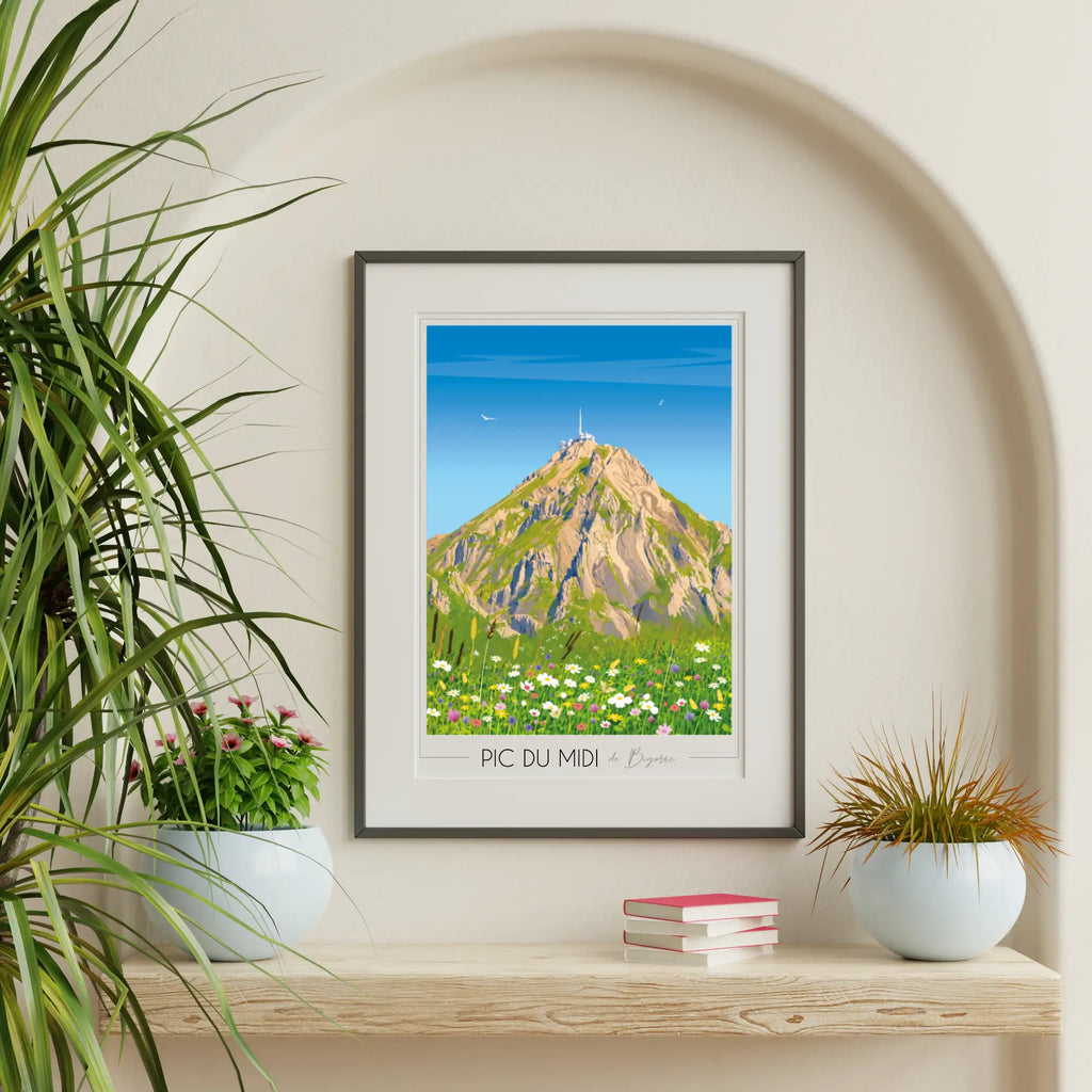 Poster Pic du Midi au printemps ou en été avec les champs en fleurs. Affiche mise en cadre dans une décoration épurée.