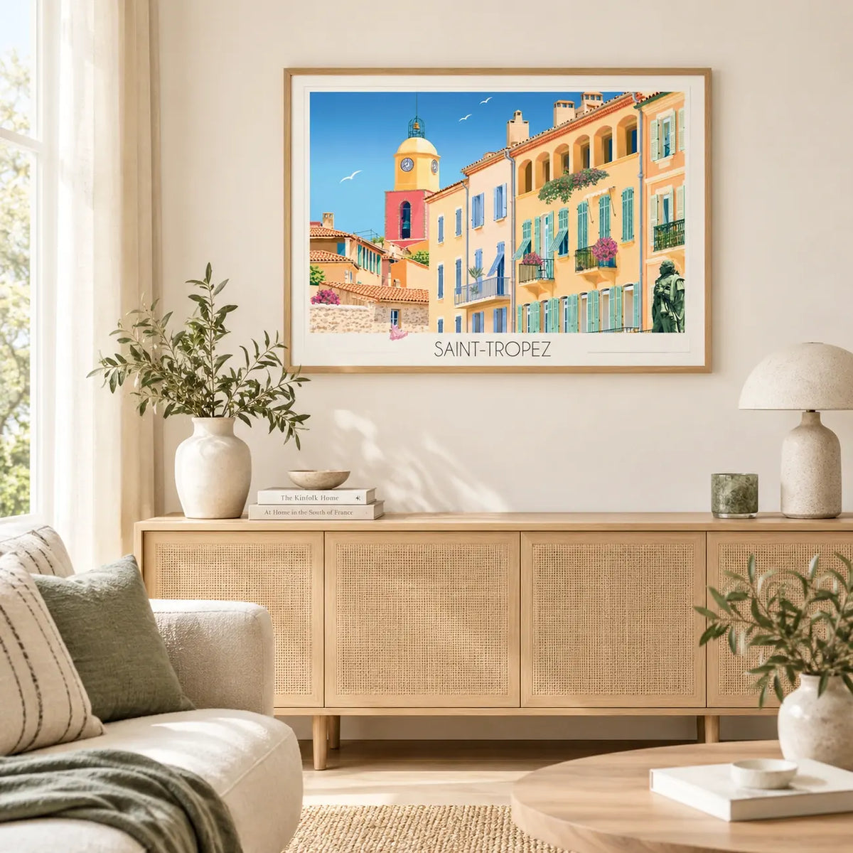Poster XXL de Saint-Tropez dans un cadre en bois en décoration murale méditerranéenne