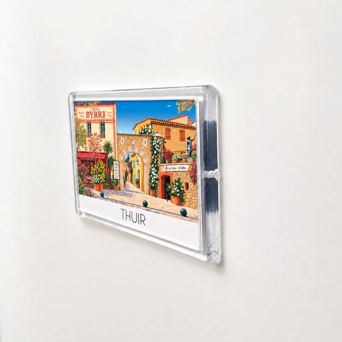 aimant pour frigo Thuir Caves Byrrh vue de profil
