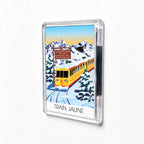 aimant frigo train jaune dans la neige a bolquere vue de profil